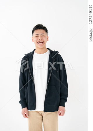 若い男性 ポートレート カジュアル 若い男性 ポートレート カジュアル 127349119