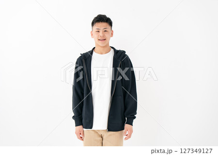 若い男性　ポートレート　カジュアル 127349127