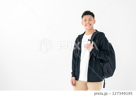 若い男性 ポートレート リュック 若い男性 ポートレート リュック 127349195