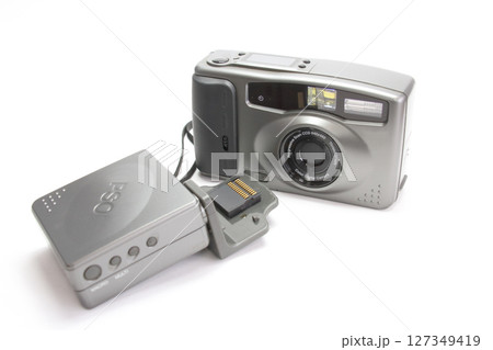 1996年当時、ようやく普及し始めたコンパクトデジタルカメラ 1996年当時、ようやく普及し始めたコンパクトデジタルカメラ 127349419