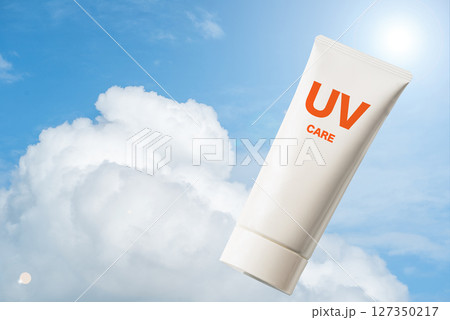 Sun careの白い日焼け止めチューブ 127350217