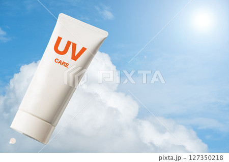 Sun careの白い日焼け止めチューブ 127350218