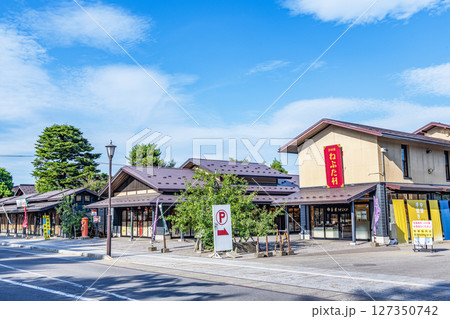 青森県弘前市　弘前城に隣接する人気の観光施設　津軽藩ねぷた村 127350742