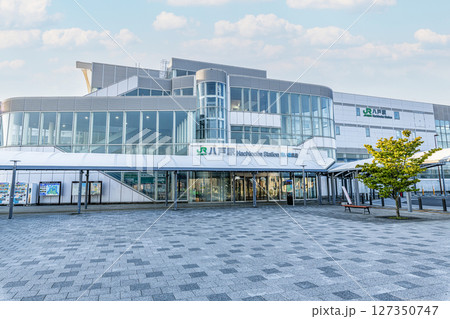 青森県八戸市 快晴のJR八戸駅 (西口) 青森県八戸市 快晴のJR八戸駅 (西口) 127350747