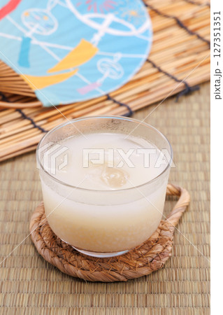 良く冷えたあま酒 良く冷えたあま酒 127351351
