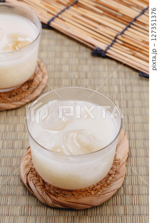 良く冷えたあま酒 良く冷えたあま酒 127351376