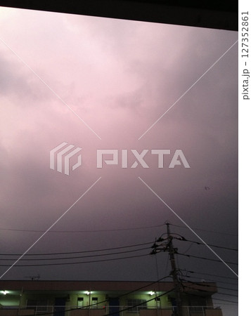 The color of the clouds that makes me anxious 01 The color of the clouds that makes me anxious 01 127352861