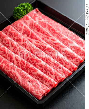 好き焼きの肉 127353144