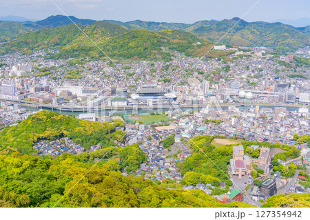 (長崎県)稲佐山山頂展望台から見た長崎の街並み (長崎県)稲佐山山頂展望台から見た長崎の街並み 127354942