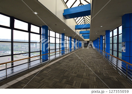 JR北海道、石勝線の南千歳駅から追分駅までの風景(2023年夏) 127355059