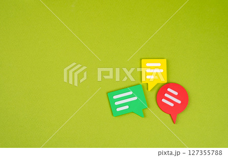 Colored dialogue bubbles. Announcement of a meeting for communication and discussion. Invitation or announcement for meetings, discussions, and group communication. 127355788