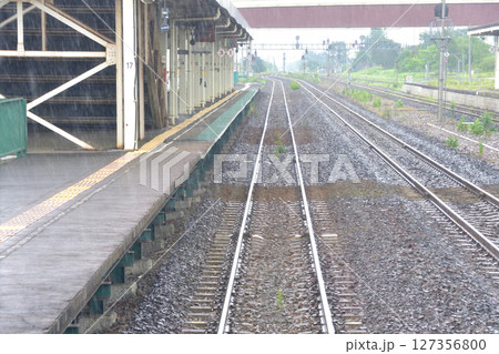 JR北海道、石勝線の追分駅から新夕張駅までの普通列車風景(2023年夏) 127356800