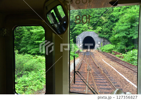 JR北海道、石勝線の追分駅から新夕張駅までの普通列車風景(2023年夏) JR北海道、石勝線の追分駅から新夕張駅までの普通列車風景(2023年夏) 127356827