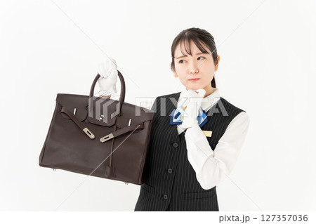 制服の女性 鑑定 買取り 考える 制服の女性 鑑定 買取り 考える 127357036