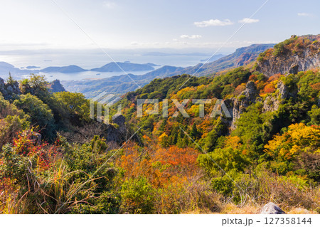 秋の小豆島 紅葉の寒霞渓 表十二景(四望頂)からの眺望 秋の小豆島 紅葉の寒霞渓 表十二景(四望頂)からの眺望 127358144