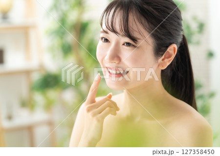 ビューティー 若い女性 ビューティー 若い女性 127358450