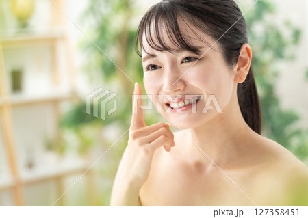 ビューティー 若い女性 ビューティー 若い女性 127358451