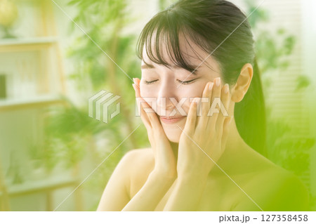 ビューティー 若い女性 ビューティー 若い女性 127358458