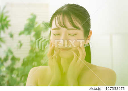 ビューティー　若い女性 127358475