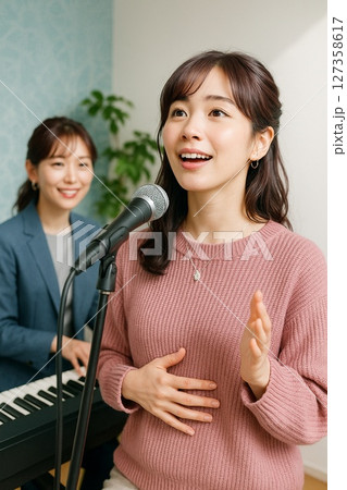 ボイトレ　ボイストレーニング女子 127358617