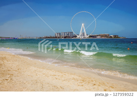 idyllic  beach of Jumeirah with white sand and fine service and walm water of Persian gulf 127359322