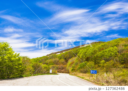 【新潟県_大佐渡スカイライン】佐渡全島を俯瞰できる大パノラマ、遠くには本土 【新潟県_大佐渡スカイライン】佐渡全島を俯瞰できる大パノラマ、遠くには本土 127362486