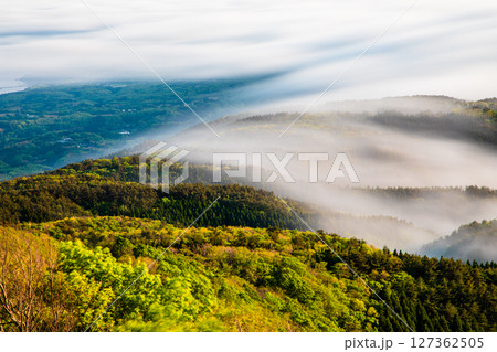 【新潟県_大佐渡スカイライン】佐渡全島を俯瞰できる大パノラマ、遠くには本土 【新潟県_大佐渡スカイライン】佐渡全島を俯瞰できる大パノラマ、遠くには本土 127362505