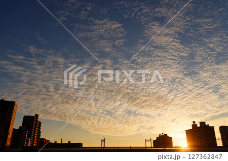 神崎川 三国駅周辺の夕景 神崎川 三国駅周辺の夕景 127362847
