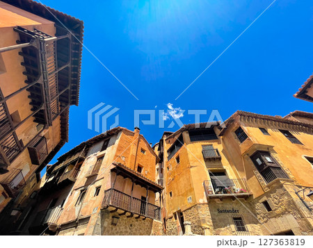 スペインで最も美しい村　アルバラシン旧市街 127363819