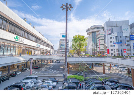 埼玉・大宮駅西口駅前の街並みとロータリー 埼玉・大宮駅西口駅前の街並みとロータリー 127365404