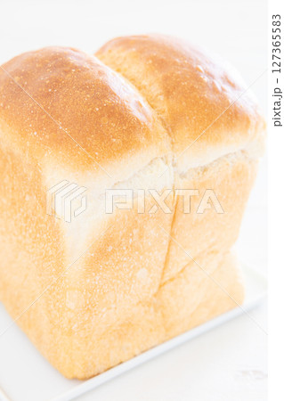 おいしい山型食パン 127365583