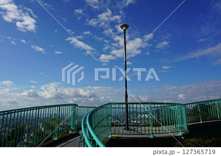 神戸市の展望スポット　ビーナスブリッジ 127365719