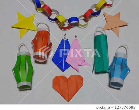 折り紙で作った七夕飾り 折り紙で作った七夕飾り 127370095