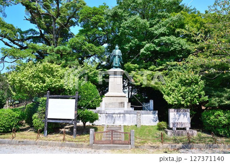 彦根城　井伊直弼像（滋賀県） 127371140