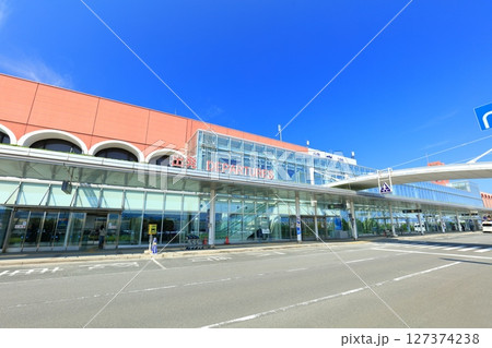 【長崎県】快晴の箕島大橋と長崎空港 127374238