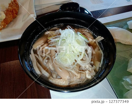会食の宴席に供された… 『きのこ蕎麦』 会食の宴席に供された… 『きのこ蕎麦』 127377349