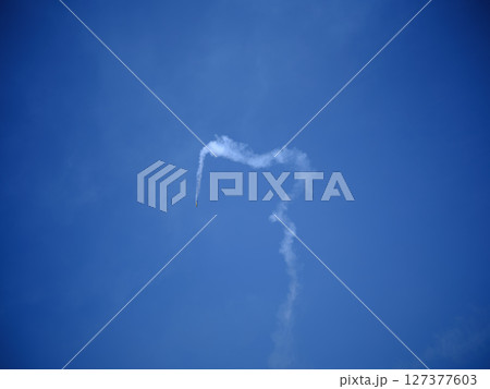 アクロバット飛行 プロペラ機 アクロバット飛行 プロペラ機 127377603