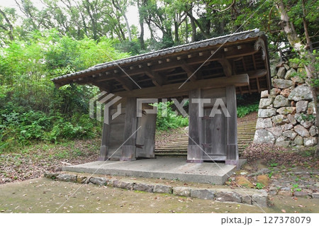 浜田城　旧浜田県庁表門 127378079