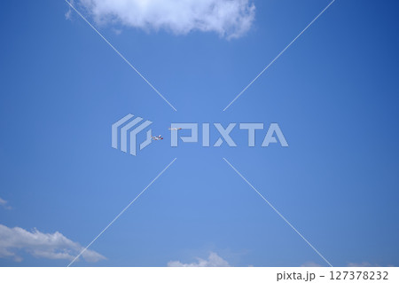 編隊飛行　プロペラ 127378232