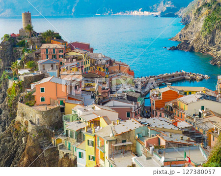 イタリアの世界遺産 チンクエ・テッレ(ヴェルナッツァ) イタリアの世界遺産 チンクエ・テッレ(ヴェルナッツァ) 127380057