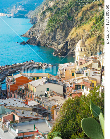 イタリアの世界遺産　チンクエ・テッレ（ヴェルナッツァ） 127380060