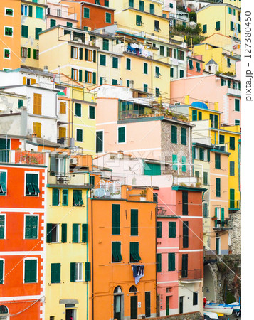 イタリアの世界遺産　チンクエ・テッレ（リオマッジョーレ） 127380450