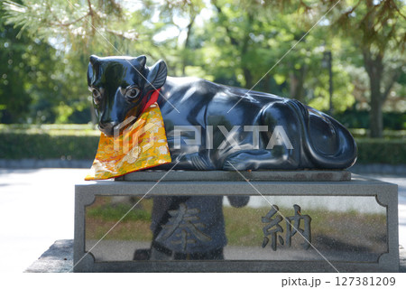 北野天満宮 参道の牛像 京都市上京区 北野天満宮 参道の牛像 京都市上京区 127381209