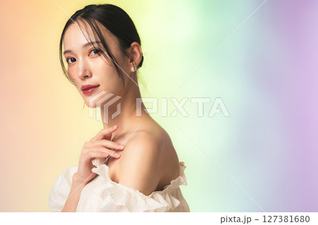 おしゃれな女性の美容・スキンケアイメージ おしゃれな女性の美容・スキンケアイメージ 127381680