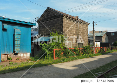 小樽 旧国鉄手宮線沿いの石造倉庫 小樽 旧国鉄手宮線沿いの石造倉庫 127381960