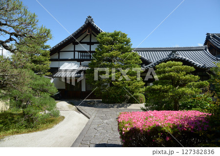 慈氏院　庫裏と玄関　京都市左京区南禅寺福地町 127382836