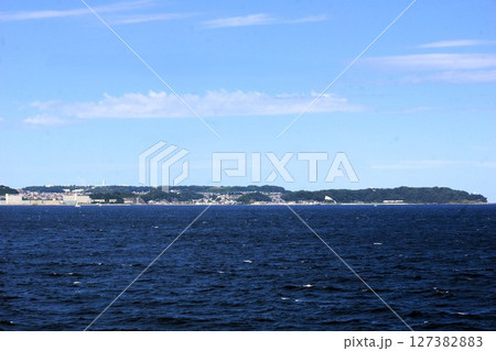 東京湾フェリーからの風景　東京湾（三浦半島） 127382883