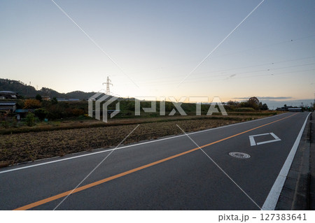 歴史的な古道「塩の道」とその周辺 歴史的な古道「塩の道」とその周辺 127383641