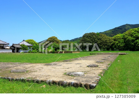 川原寺跡　塔跡と弘福寺　 127385009