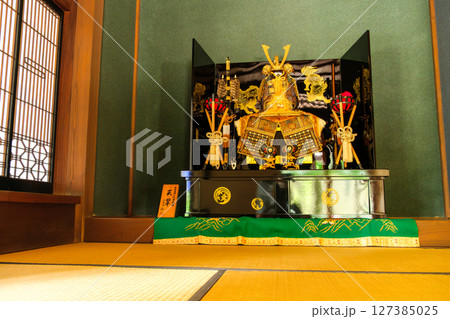 床の間の五月人形 床の間の五月人形 127385025